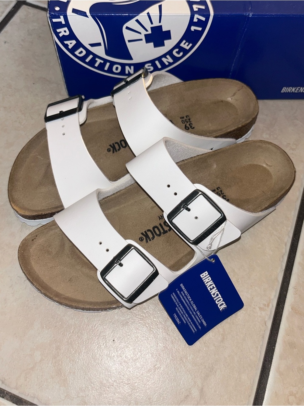 Birkenstock Arizona White Two-Strap Sandals w Buckles NIB 39 women’s size 8